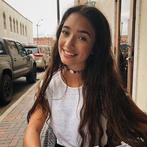 Meet your Posher, Delfina